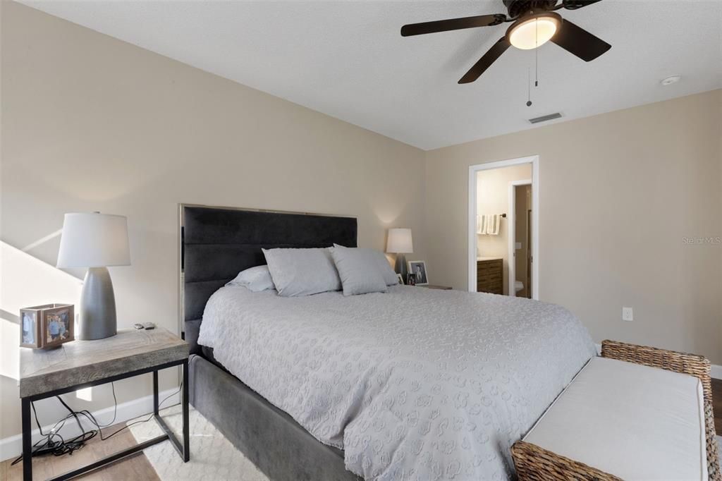 Active With Contract: $325,000 (2 beds, 2 baths, 1531 Square Feet)