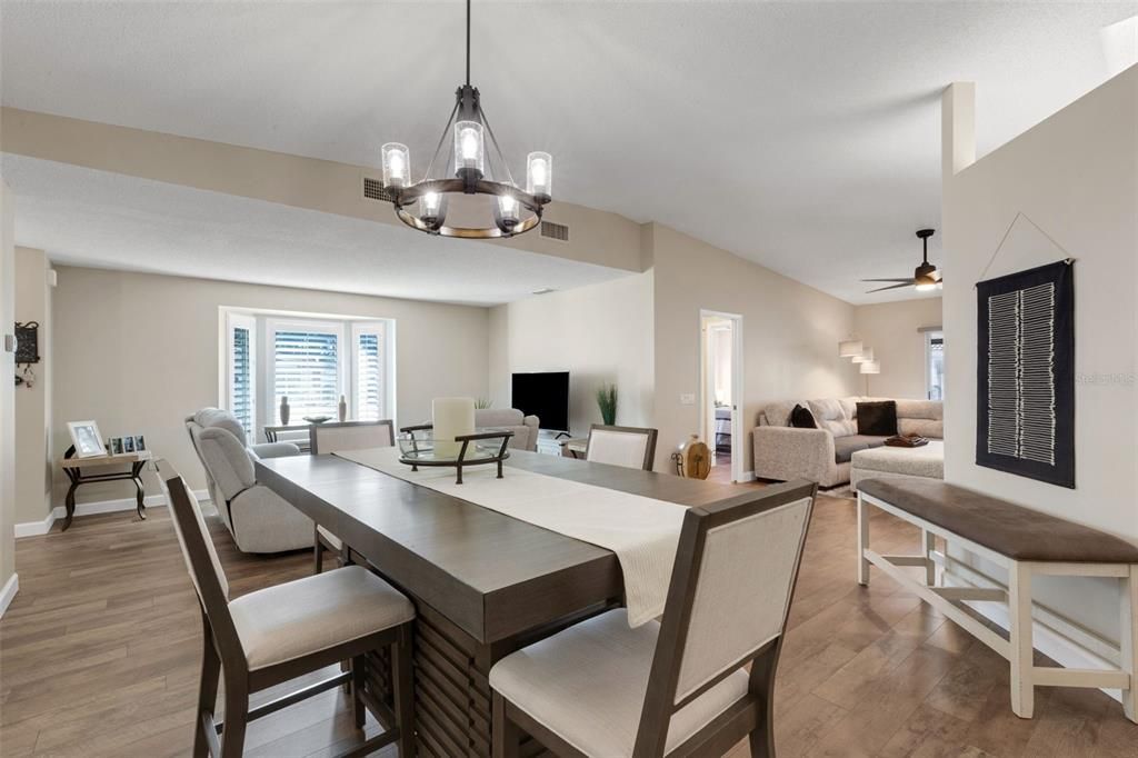 Active With Contract: $325,000 (2 beds, 2 baths, 1531 Square Feet)