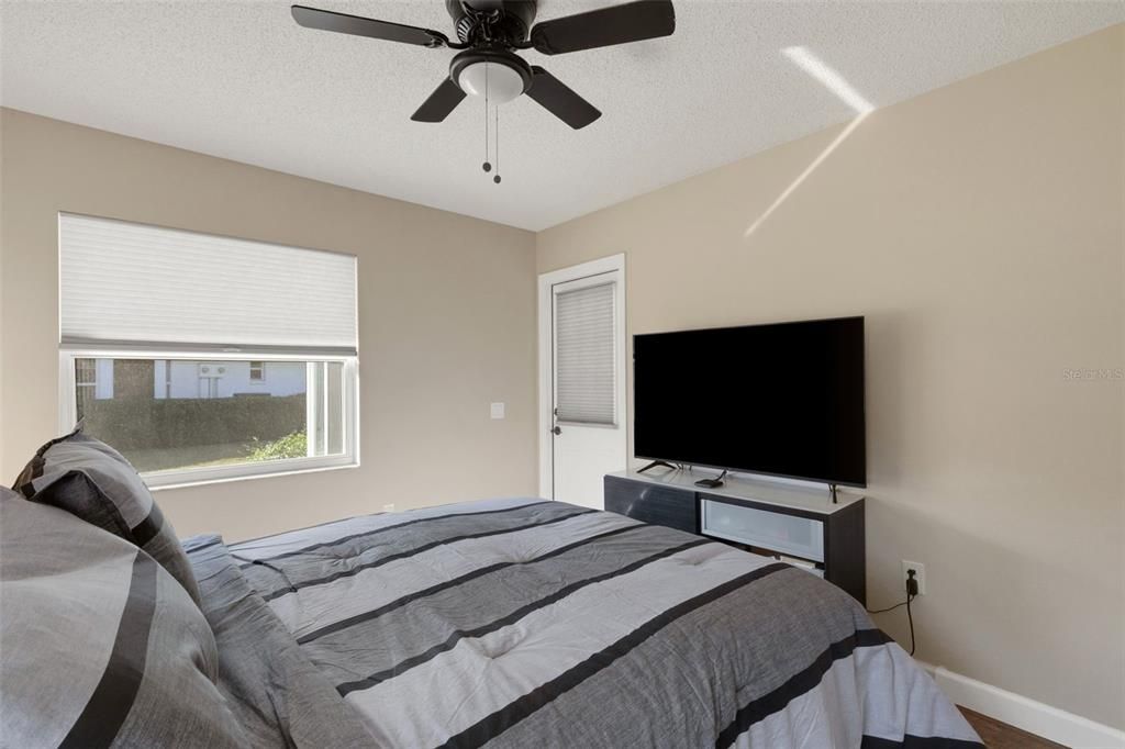 Active With Contract: $325,000 (2 beds, 2 baths, 1531 Square Feet)