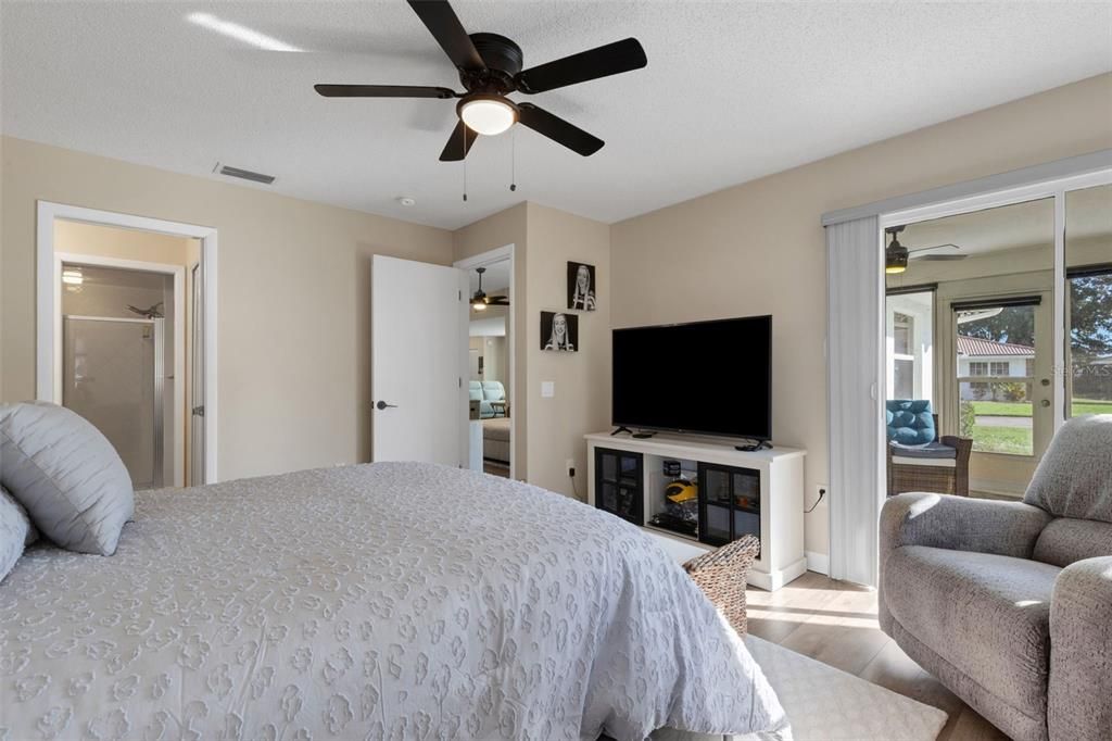 Active With Contract: $325,000 (2 beds, 2 baths, 1531 Square Feet)