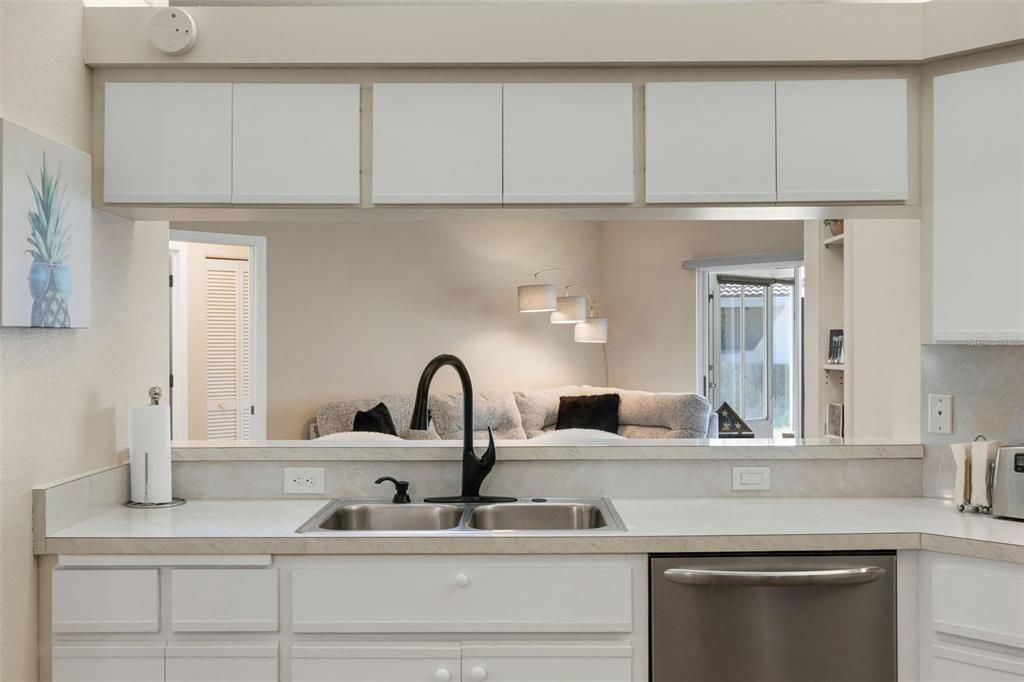 Active With Contract: $325,000 (2 beds, 2 baths, 1531 Square Feet)