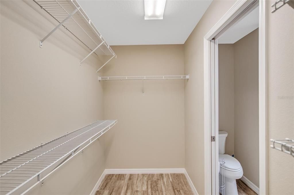 Activo con contrato: $2,500 (3 camas, 2 baños, 1738 Pies cuadrados)