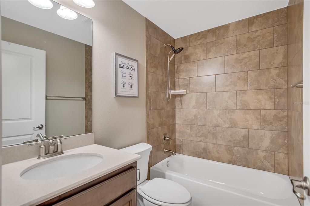 Activo con contrato: $2,500 (3 camas, 2 baños, 1738 Pies cuadrados)