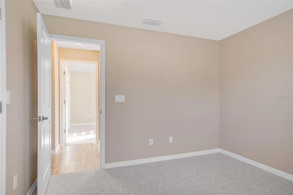 Activo con contrato: $2,500 (3 camas, 2 baños, 1738 Pies cuadrados)