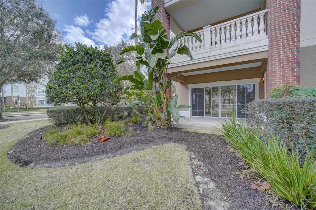 合同活跃: $298,750 (3 贝兹, 3 浴室, 1755 平方英尺)