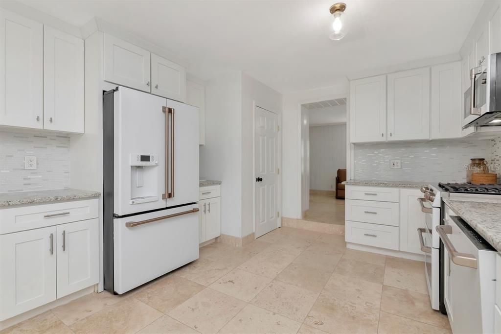 En Venta: $775,000 (4 camas, 4 baños, 2240 Pies cuadrados)