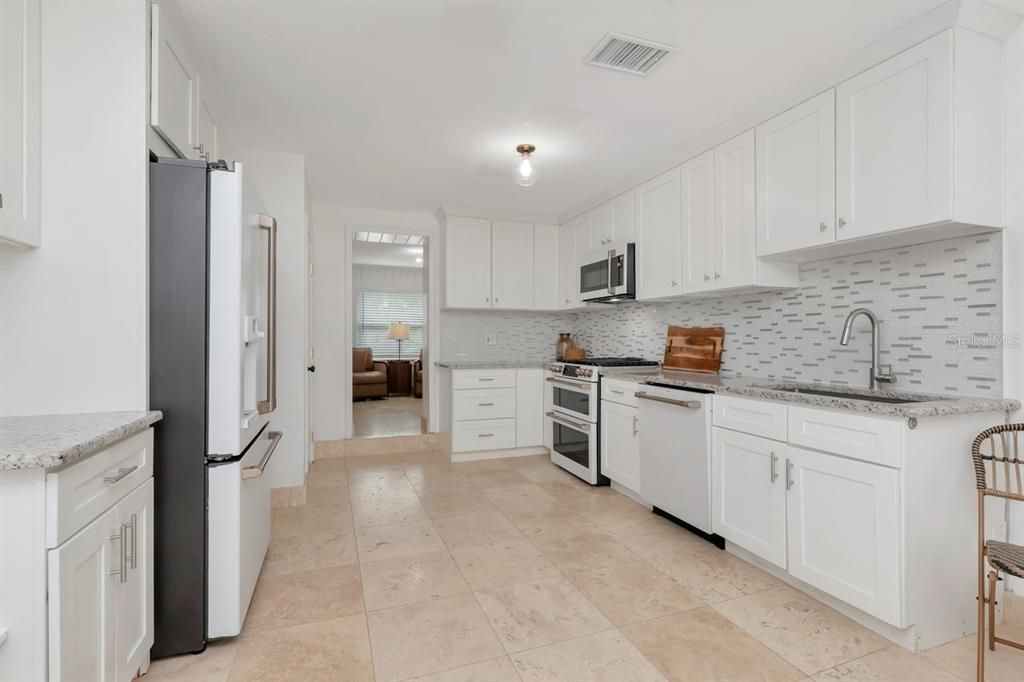 En Venta: $775,000 (4 camas, 4 baños, 2240 Pies cuadrados)