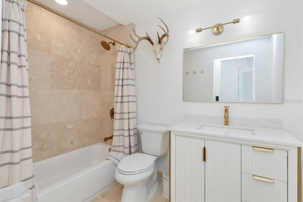 En Venta: $775,000 (4 camas, 4 baños, 2240 Pies cuadrados)