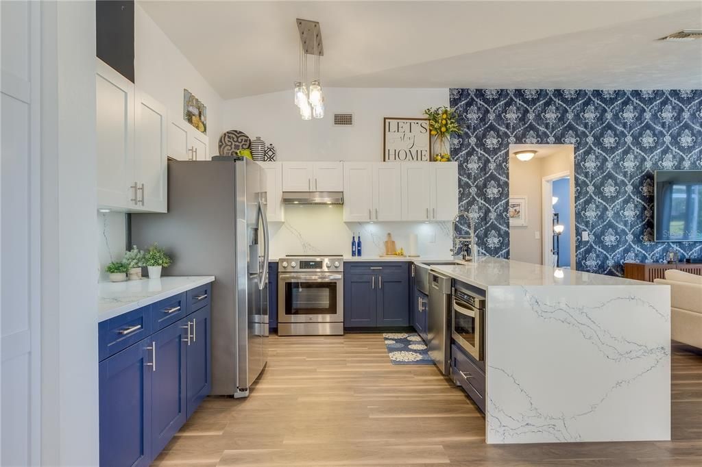 Activo con contrato: $439,900 (3 camas, 2 baños, 2146 Pies cuadrados)