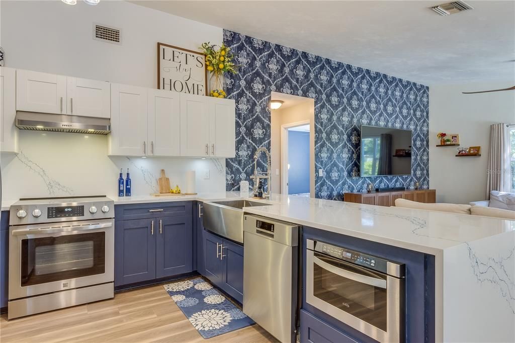 Activo con contrato: $439,900 (3 camas, 2 baños, 2146 Pies cuadrados)