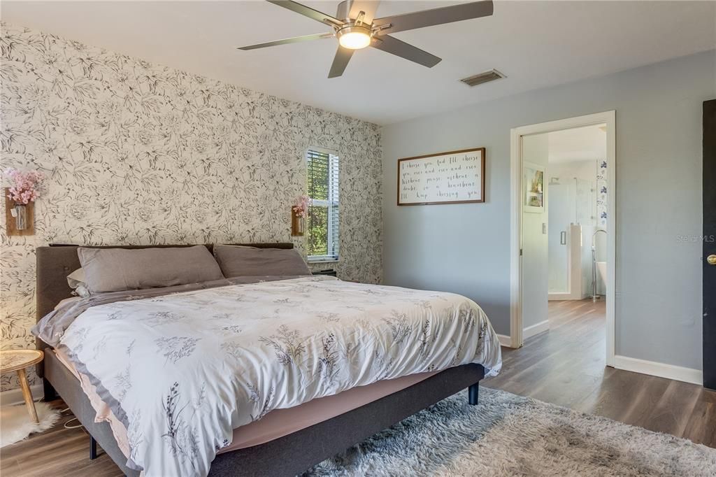 Activo con contrato: $439,900 (3 camas, 2 baños, 2146 Pies cuadrados)