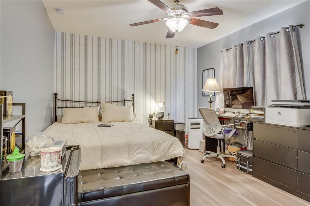 Activo con contrato: $439,900 (3 camas, 2 baños, 2146 Pies cuadrados)