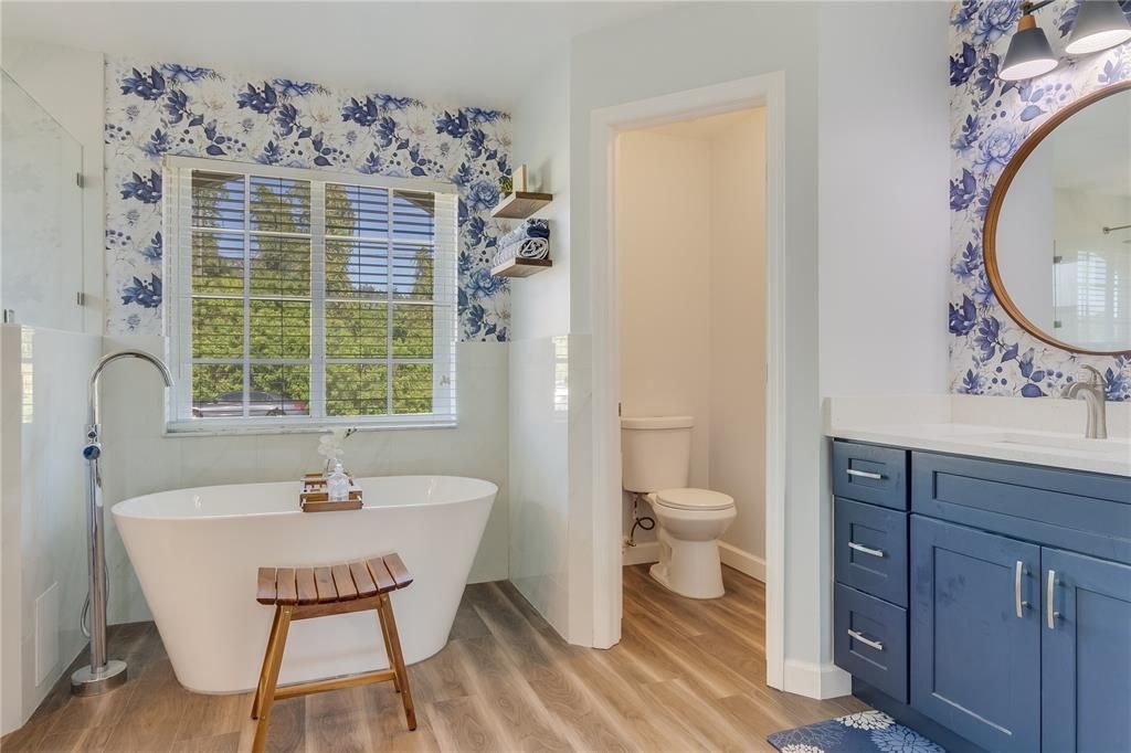 Activo con contrato: $439,900 (3 camas, 2 baños, 2146 Pies cuadrados)