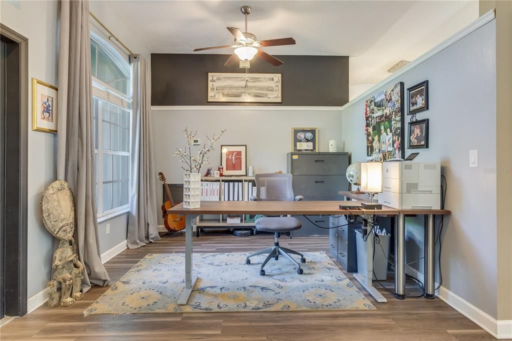 Activo con contrato: $439,900 (3 camas, 2 baños, 2146 Pies cuadrados)