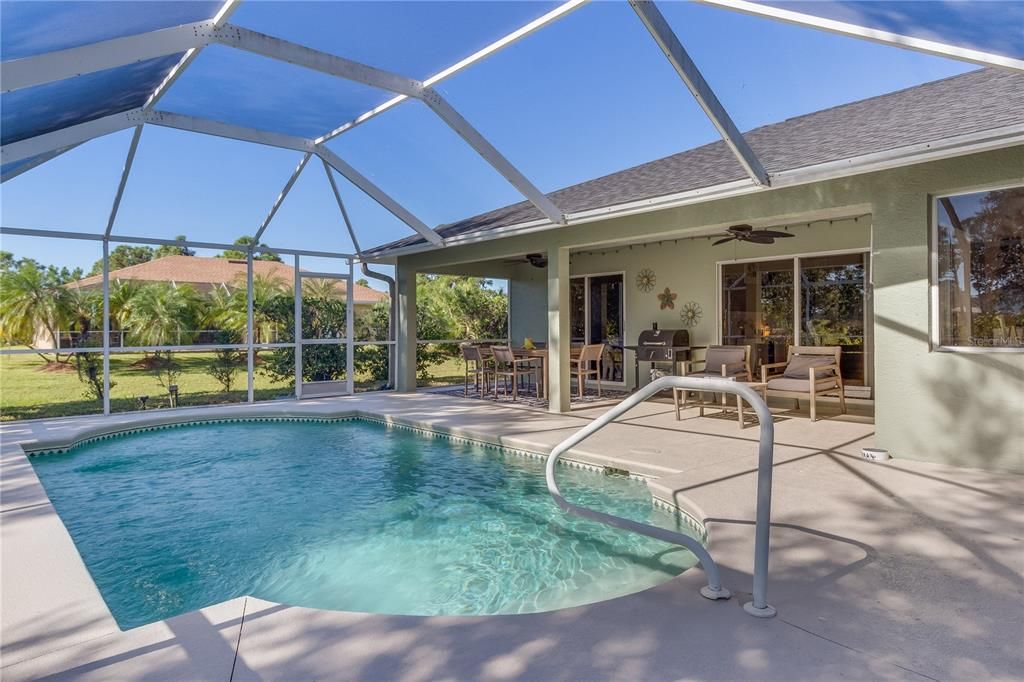 Activo con contrato: $439,900 (3 camas, 2 baños, 2146 Pies cuadrados)