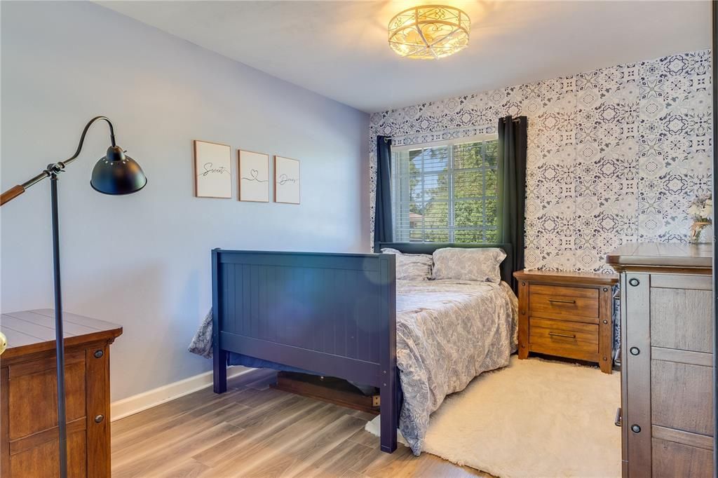 Activo con contrato: $439,900 (3 camas, 2 baños, 2146 Pies cuadrados)