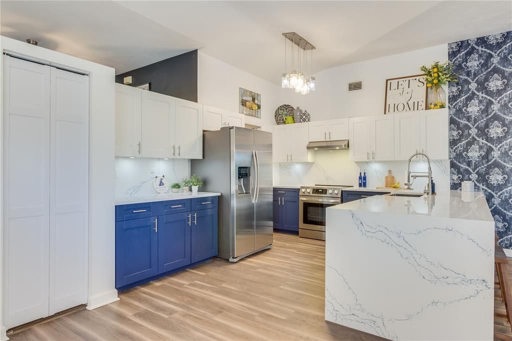 Activo con contrato: $439,900 (3 camas, 2 baños, 2146 Pies cuadrados)