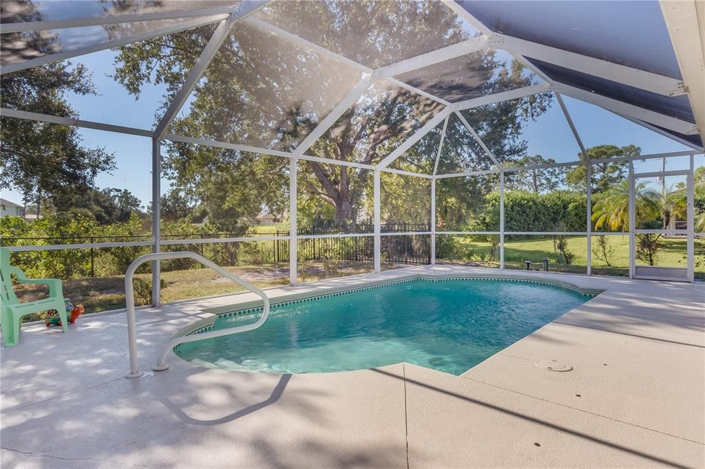 Activo con contrato: $439,900 (3 camas, 2 baños, 2146 Pies cuadrados)