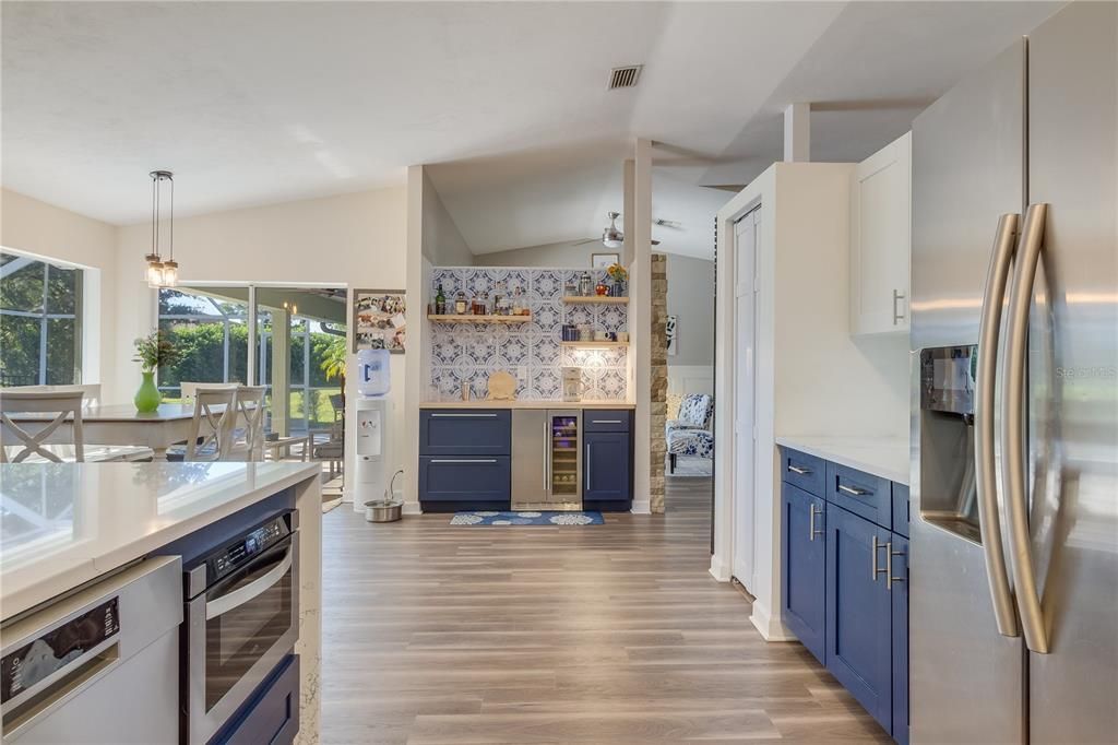 Activo con contrato: $439,900 (3 camas, 2 baños, 2146 Pies cuadrados)