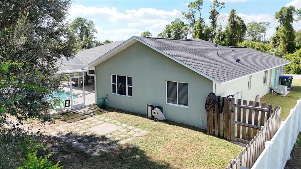 Activo con contrato: $439,900 (3 camas, 2 baños, 2146 Pies cuadrados)