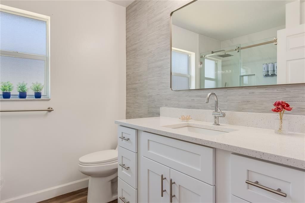 Activo con contrato: $439,900 (3 camas, 2 baños, 2146 Pies cuadrados)