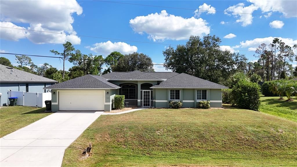 Activo con contrato: $439,900 (3 camas, 2 baños, 2146 Pies cuadrados)