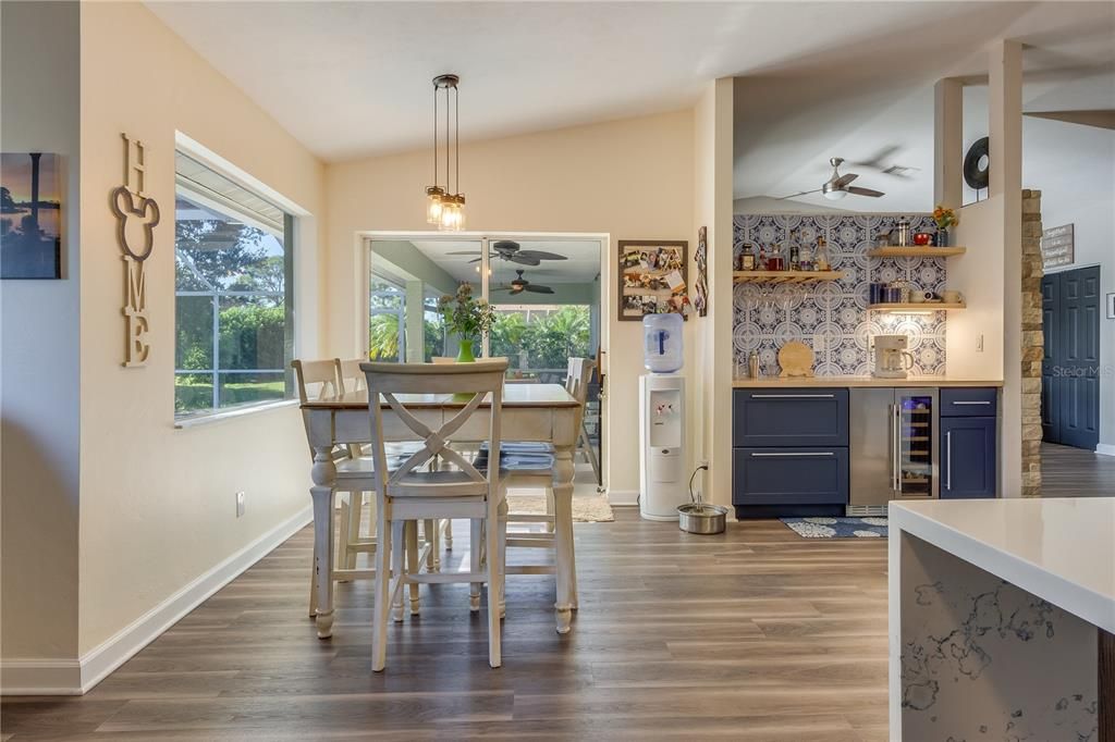 Activo con contrato: $439,900 (3 camas, 2 baños, 2146 Pies cuadrados)