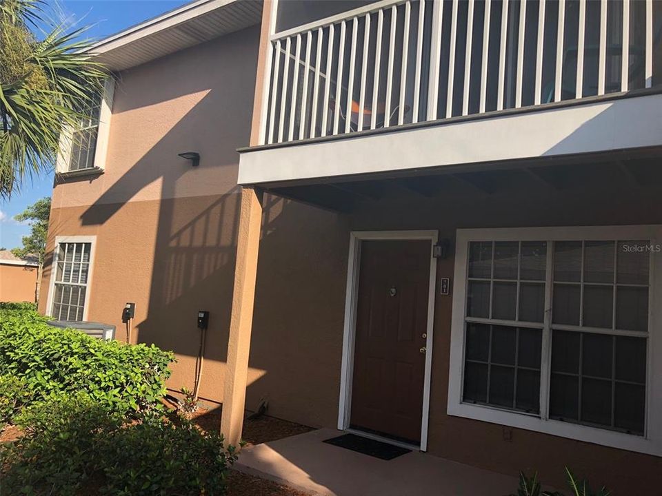 For Rent: $1,599 (2 beds, 1 baths, 937 Square Feet)