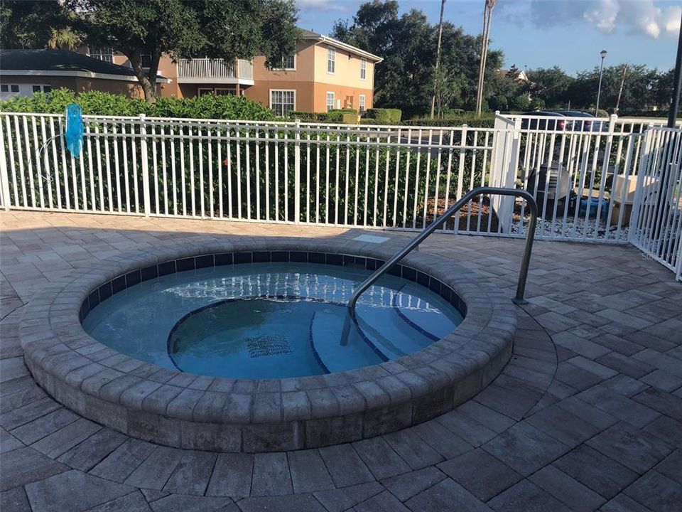 For Rent: $1,599 (2 beds, 1 baths, 937 Square Feet)