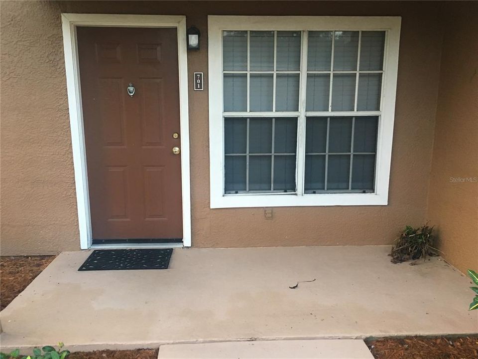 For Rent: $1,599 (2 beds, 1 baths, 937 Square Feet)