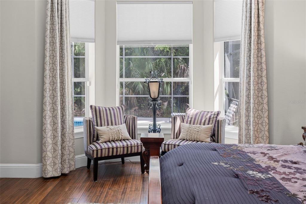 合同活跃: $1,069,900 (4 贝兹, 4 浴室, 3796 平方英尺)