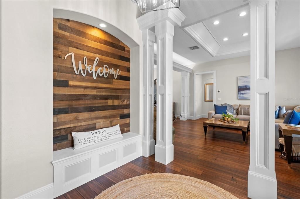 合同活跃: $1,069,900 (4 贝兹, 4 浴室, 3796 平方英尺)