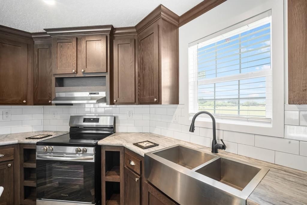 На продажу: $270,000 (3 спален, 2 ванн, 1248 Квадратных фут)