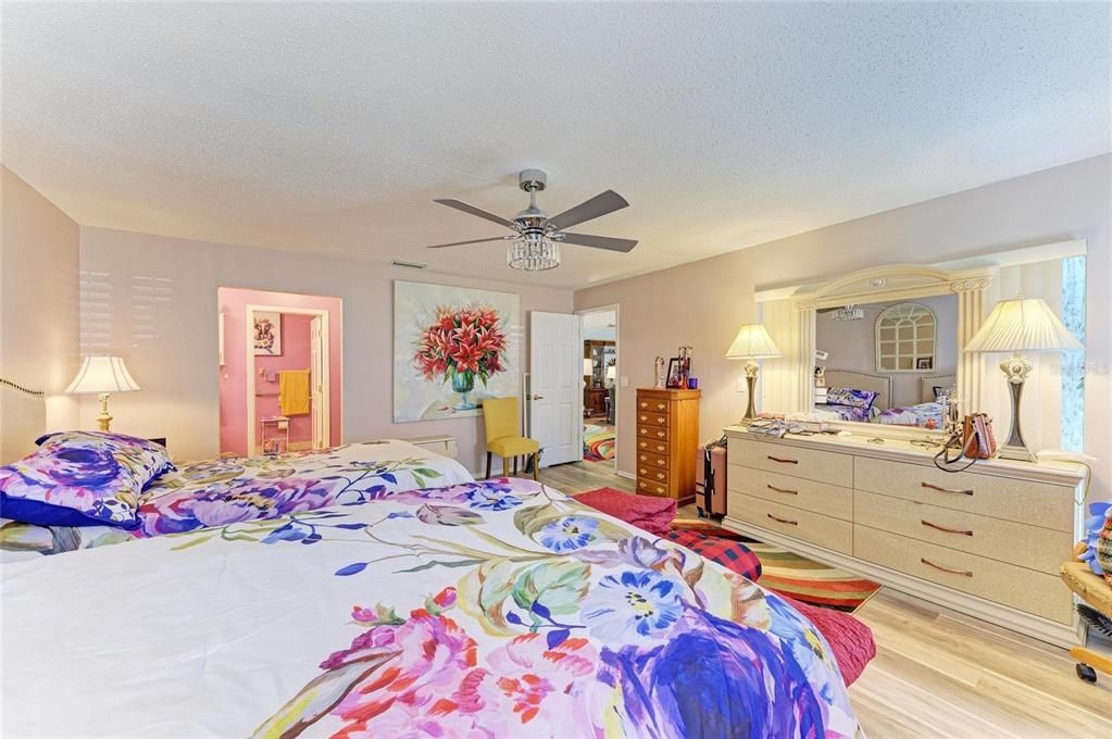 For Sale: $349,000 (2 beds, 2 baths, 2228 Square Feet)