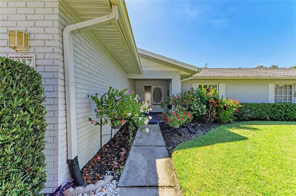 For Sale: $349,000 (2 beds, 2 baths, 2228 Square Feet)