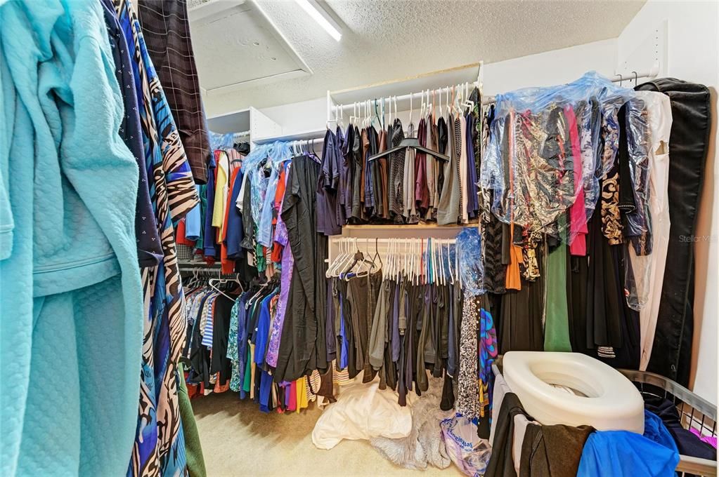 For Sale: $349,000 (2 beds, 2 baths, 2228 Square Feet)