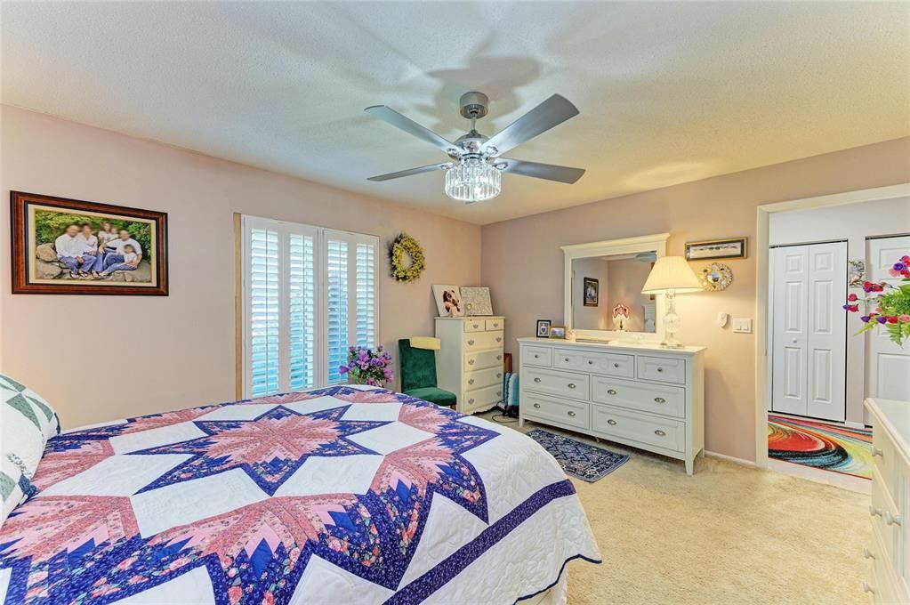 For Sale: $349,000 (2 beds, 2 baths, 2228 Square Feet)