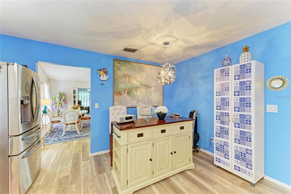 For Sale: $349,000 (2 beds, 2 baths, 2228 Square Feet)