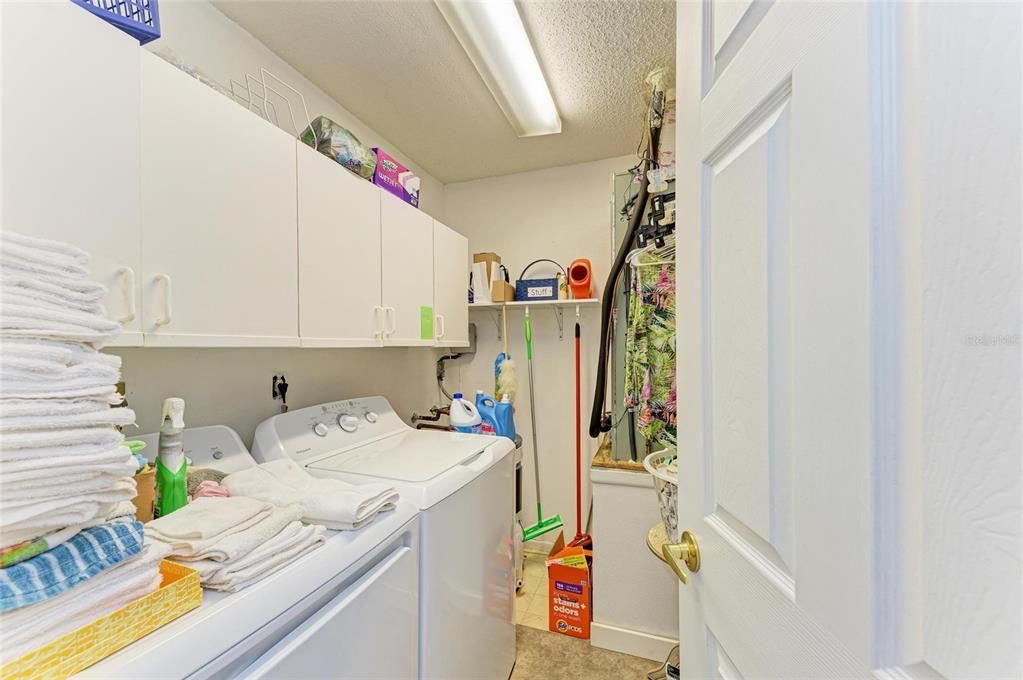 For Sale: $349,000 (2 beds, 2 baths, 2228 Square Feet)