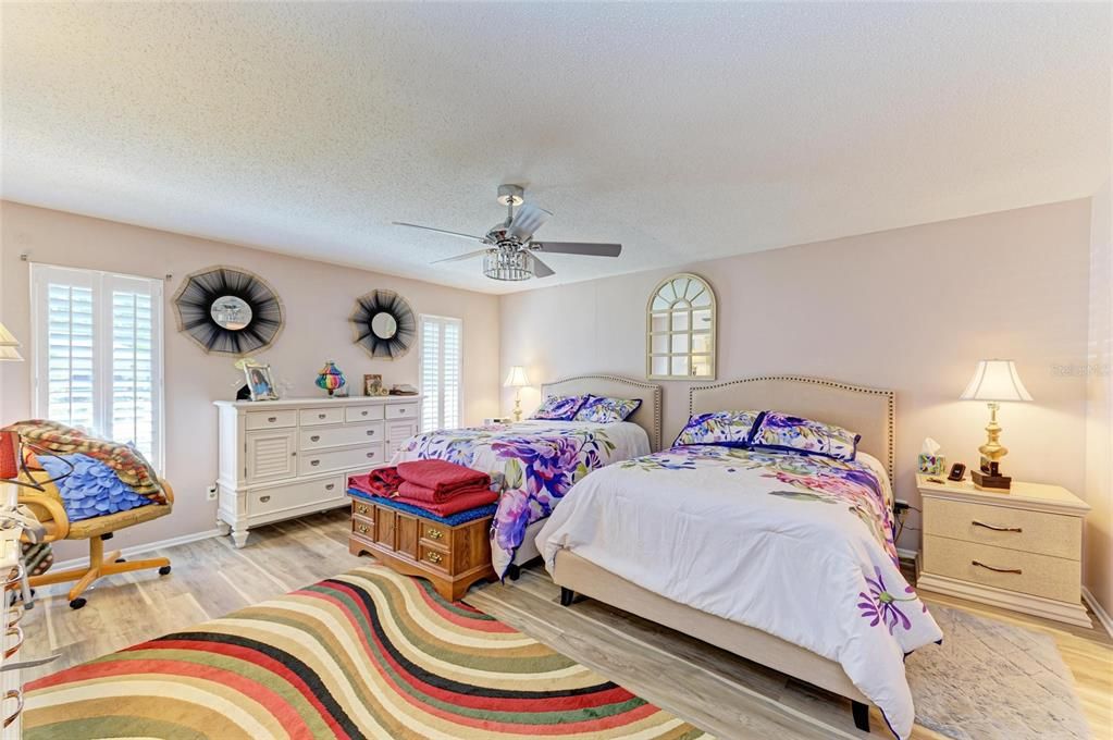 For Sale: $349,000 (2 beds, 2 baths, 2228 Square Feet)