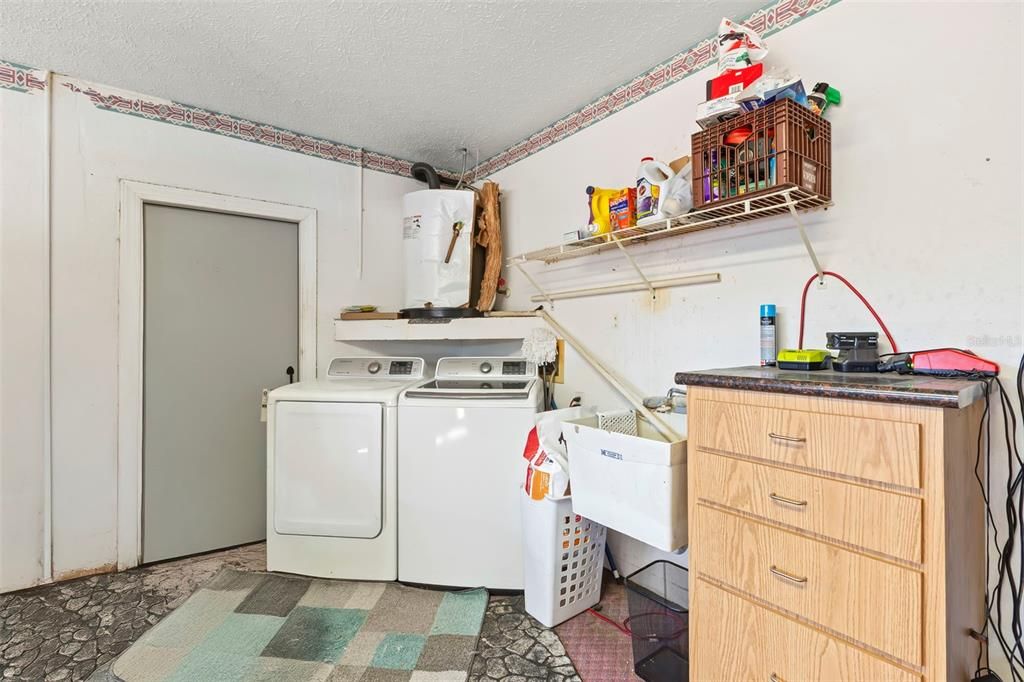 Activo con contrato: $274,900 (2 camas, 2 baños, 1093 Pies cuadrados)