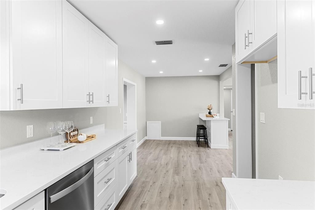 На продажу: $359,000 (3 спален, 1 ванн, 1308 Квадратных фут)