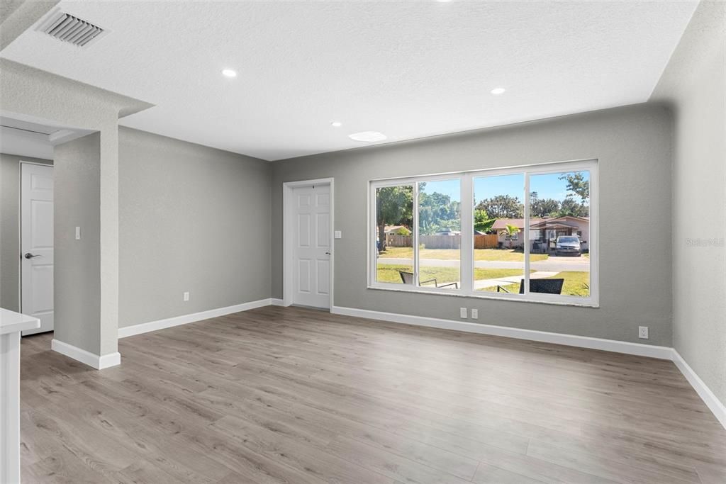 На продажу: $359,000 (3 спален, 1 ванн, 1308 Квадратных фут)