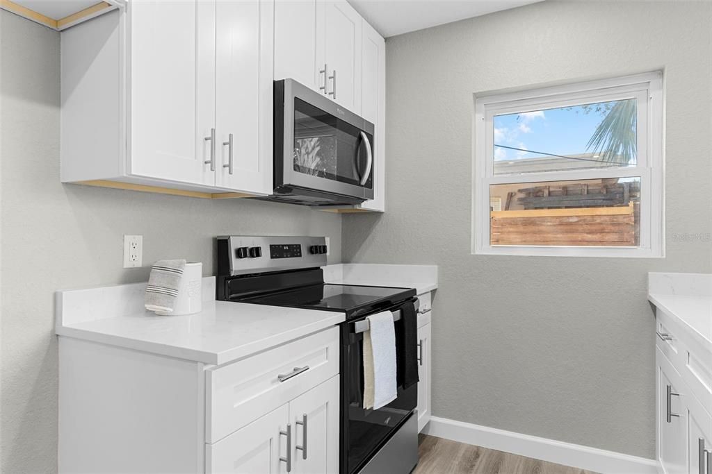 На продажу: $359,000 (3 спален, 1 ванн, 1308 Квадратных фут)