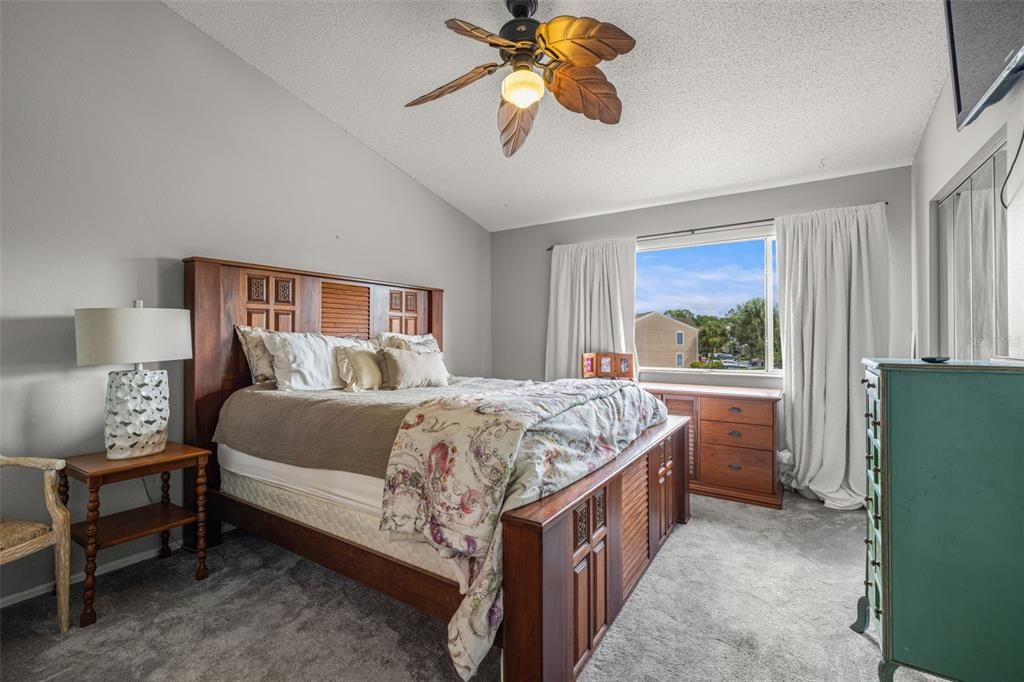 待售: $214,700 (2 贝兹, 2 浴室, 1184 平方英尺)