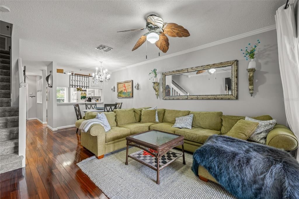 待售: $214,700 (2 贝兹, 2 浴室, 1184 平方英尺)