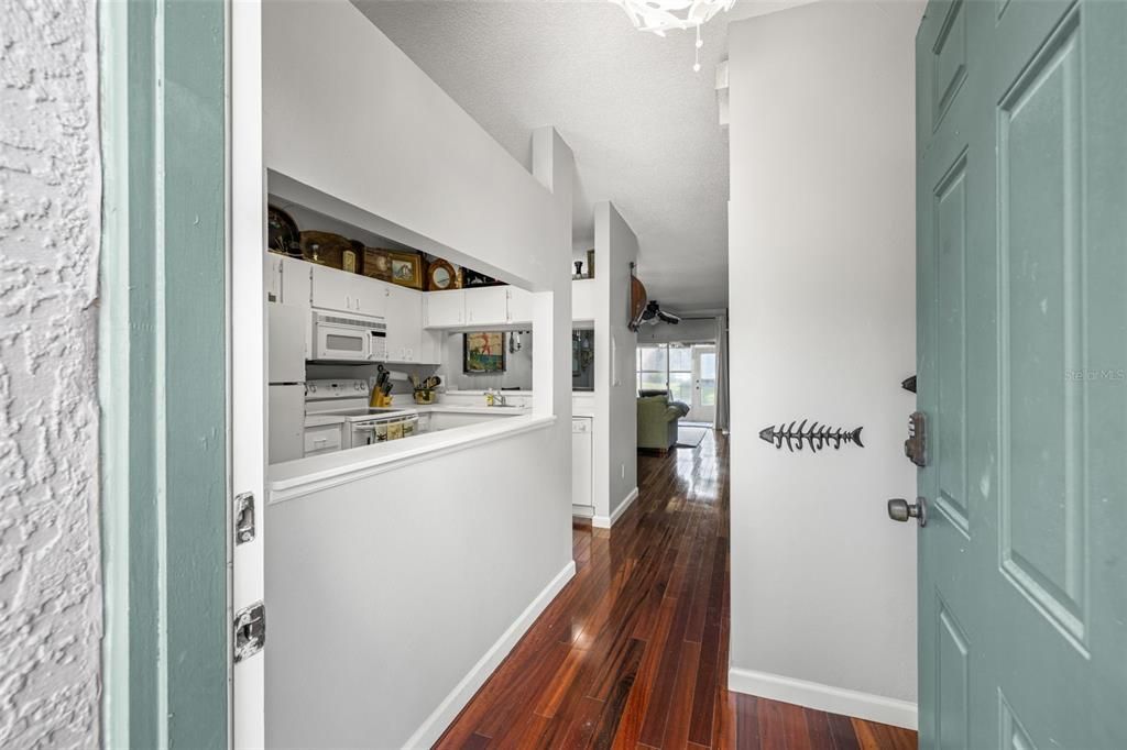 待售: $214,700 (2 贝兹, 2 浴室, 1184 平方英尺)