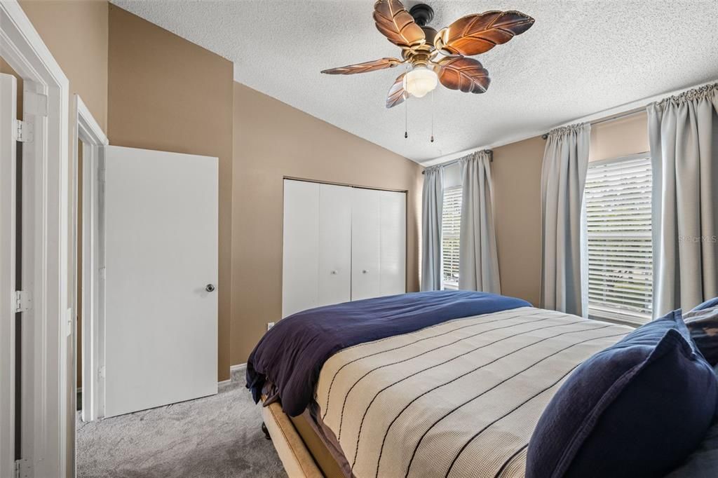 待售: $214,700 (2 贝兹, 2 浴室, 1184 平方英尺)