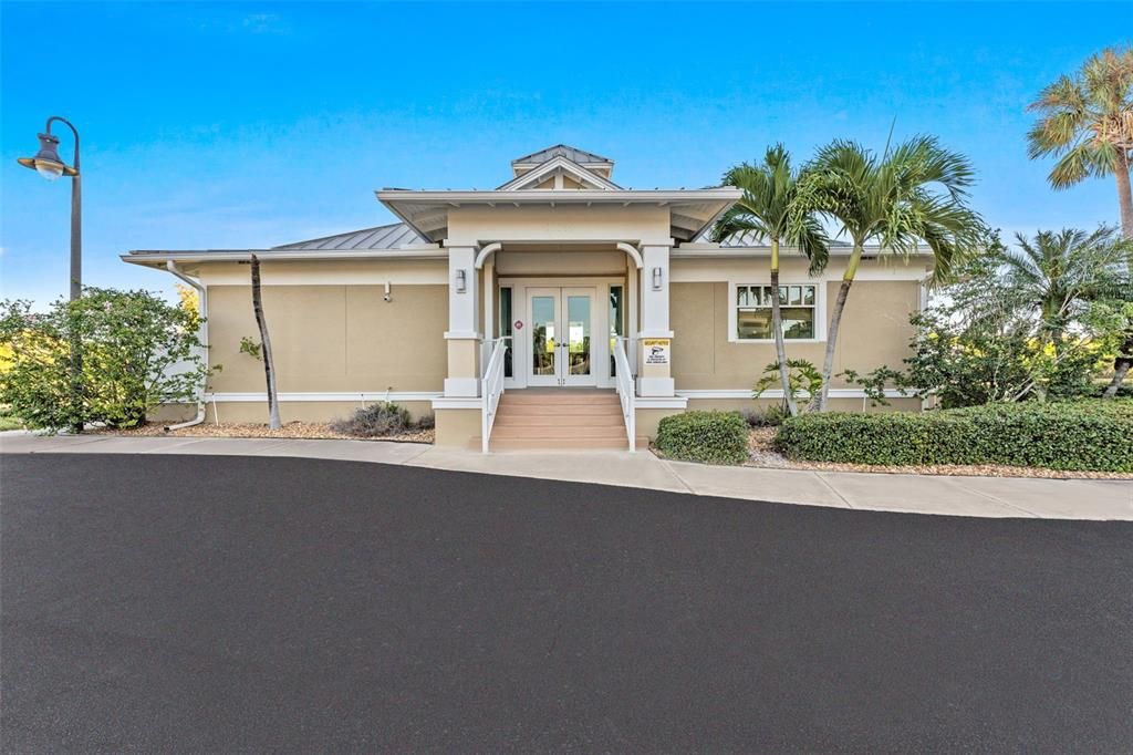 For Sale: $400,000 (2 beds, 2 baths, 1600 Square Feet)