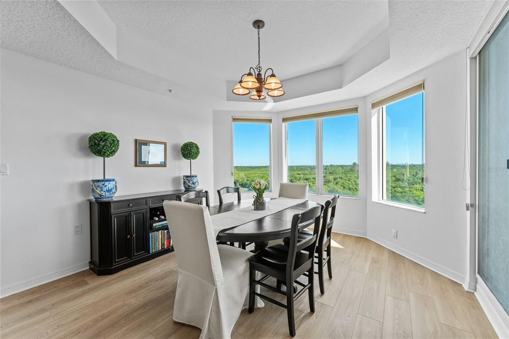 For Sale: $400,000 (2 beds, 2 baths, 1600 Square Feet)